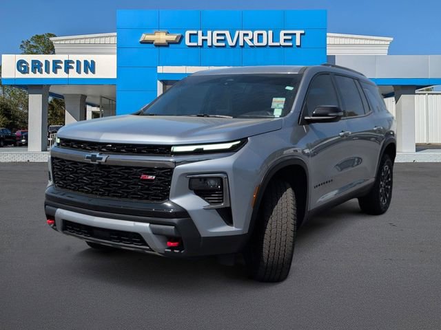 Used 2025 Chevrolet Traverse Z71 image 11