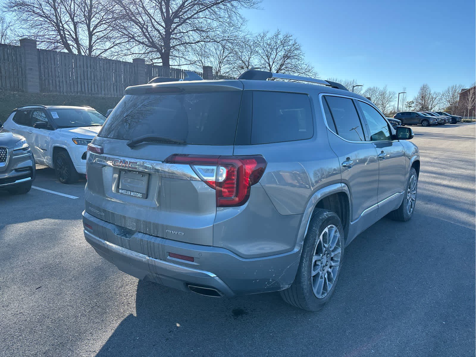 Used 2023 GMC Acadia Denali image 4