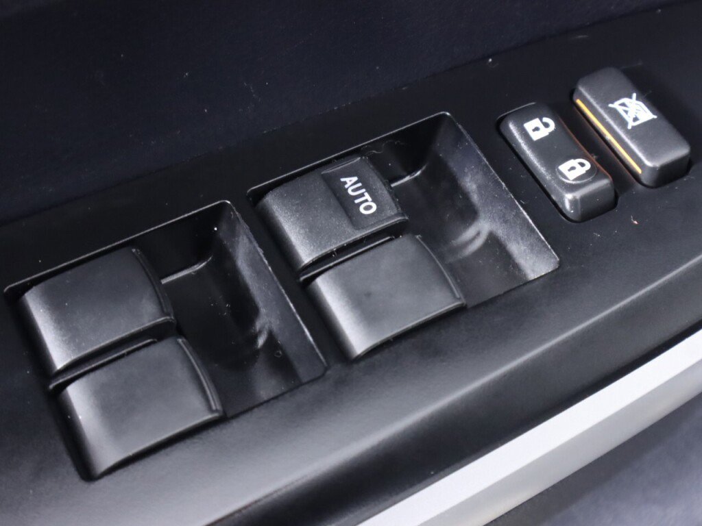 Used 2015 Toyota Tundra SR5 w/ SR5 Upgrade Package AWD/4WD image 28