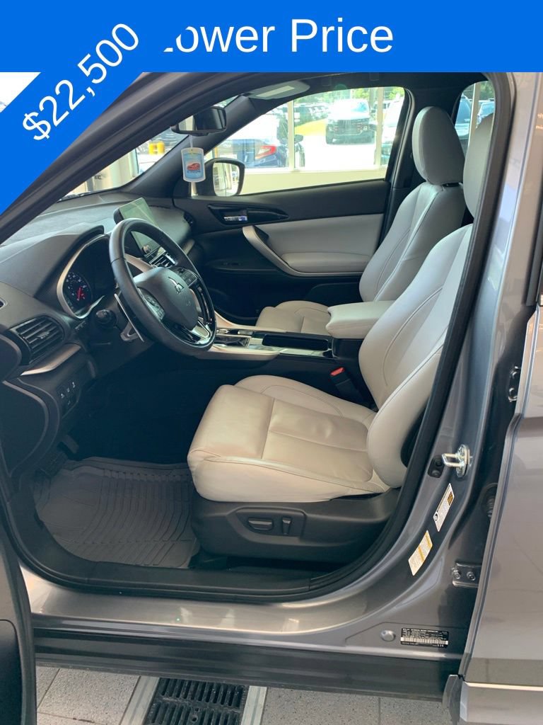 Used 2024 Mitsubishi Eclipse Cross SEL AWD/4WD image 3