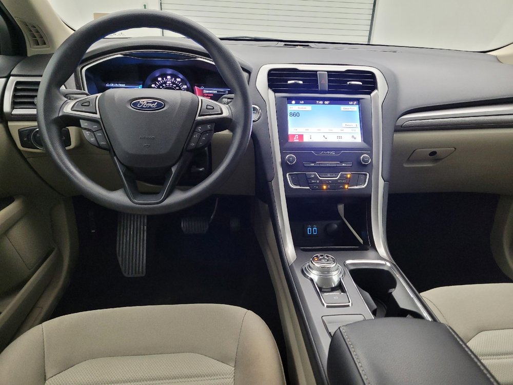 Used 2019 Ford Fusion SE FWD image 22