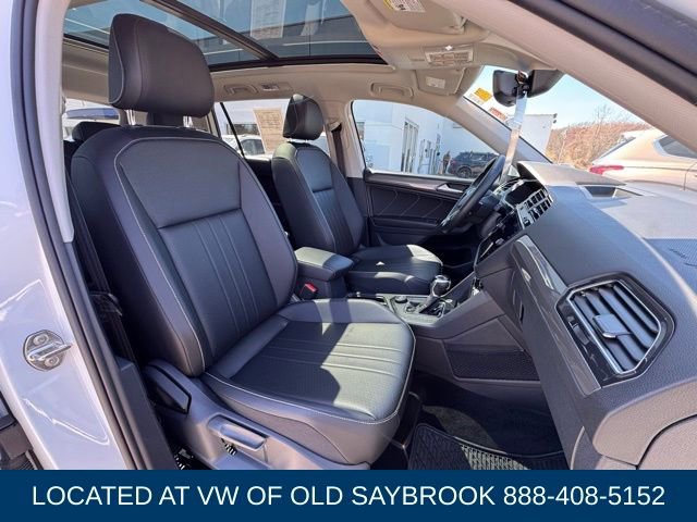 Used 2022 Volkswagen Tiguan SE w/ Panoramic Sunroof Package image 24