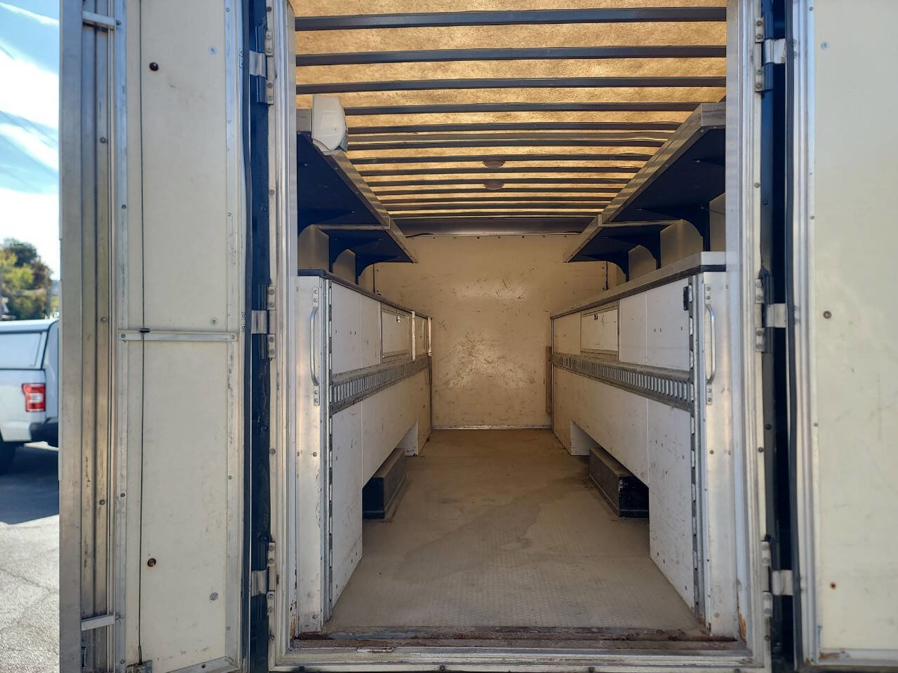 Used 2015 Freightliner Sprinter 3500 image 15