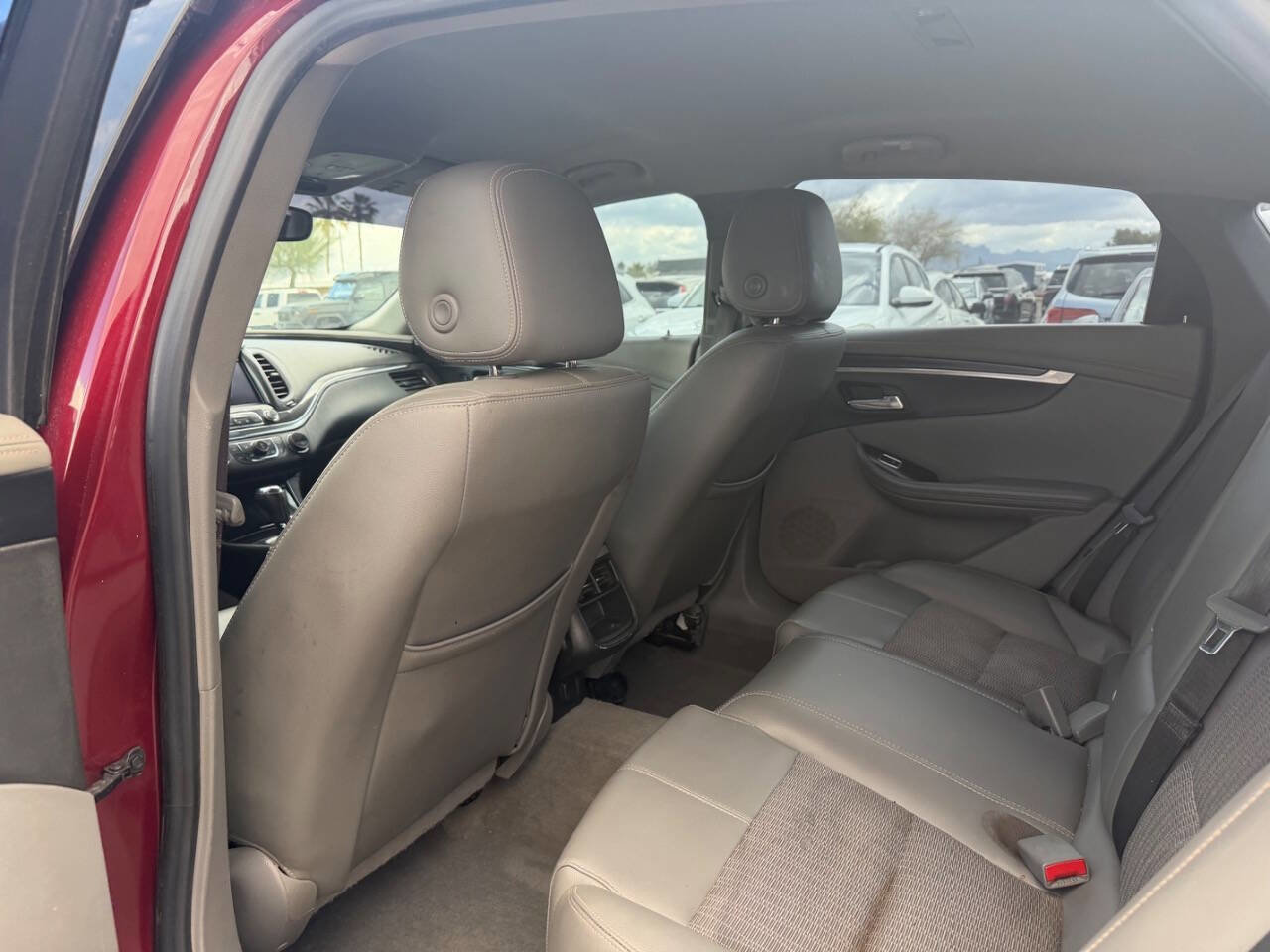 Used 2017 Chevrolet Impala LT w/ Convenience Package image 27