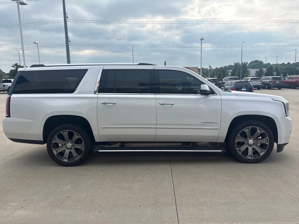 Used 2017 GMC Yukon XL Denali w/ Open Road Package AWD/4WD image 4