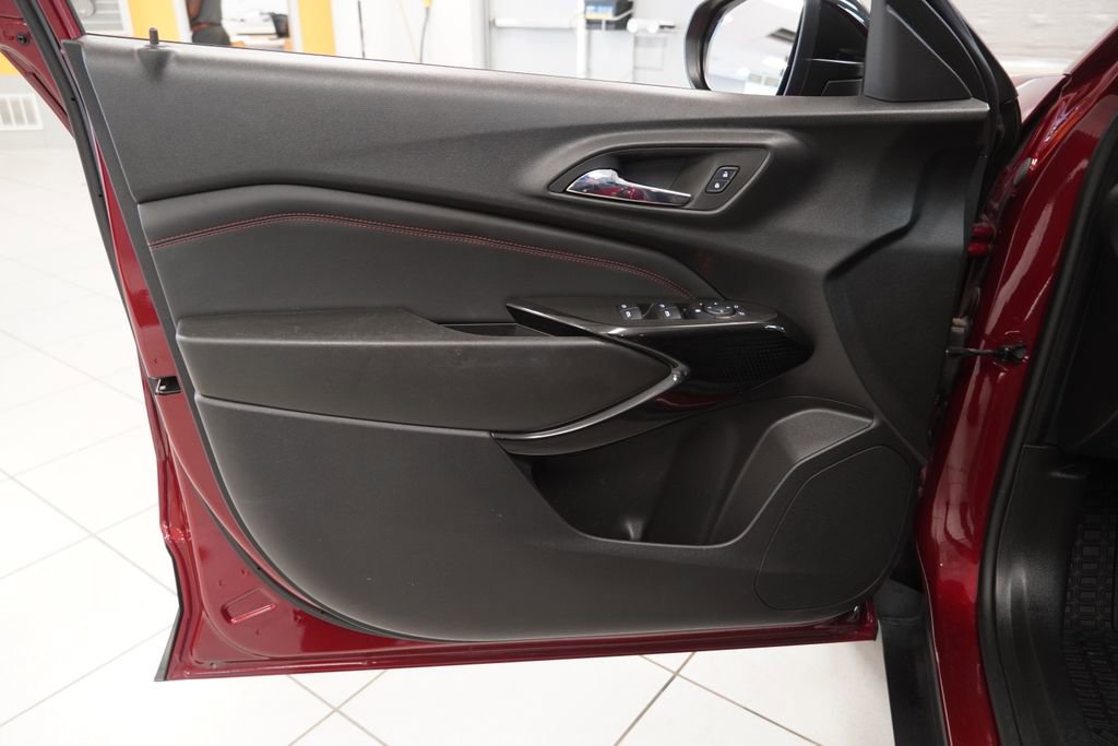 Used 2024 Chevrolet Trax RS w/ Driver Confidence Package image 16