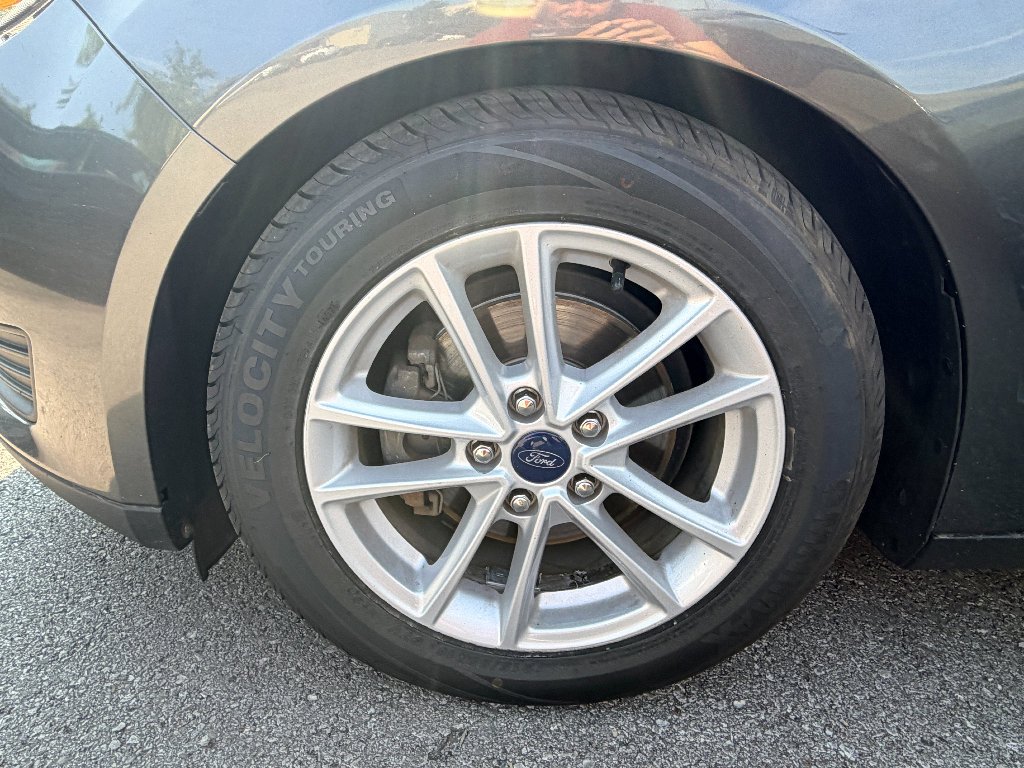 Used 2017 Ford Focus SE FWD image 9