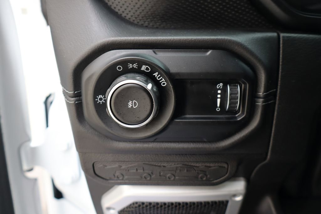 Used 2025 Jeep Wrangler Unlimited Rubicon 392 image 31