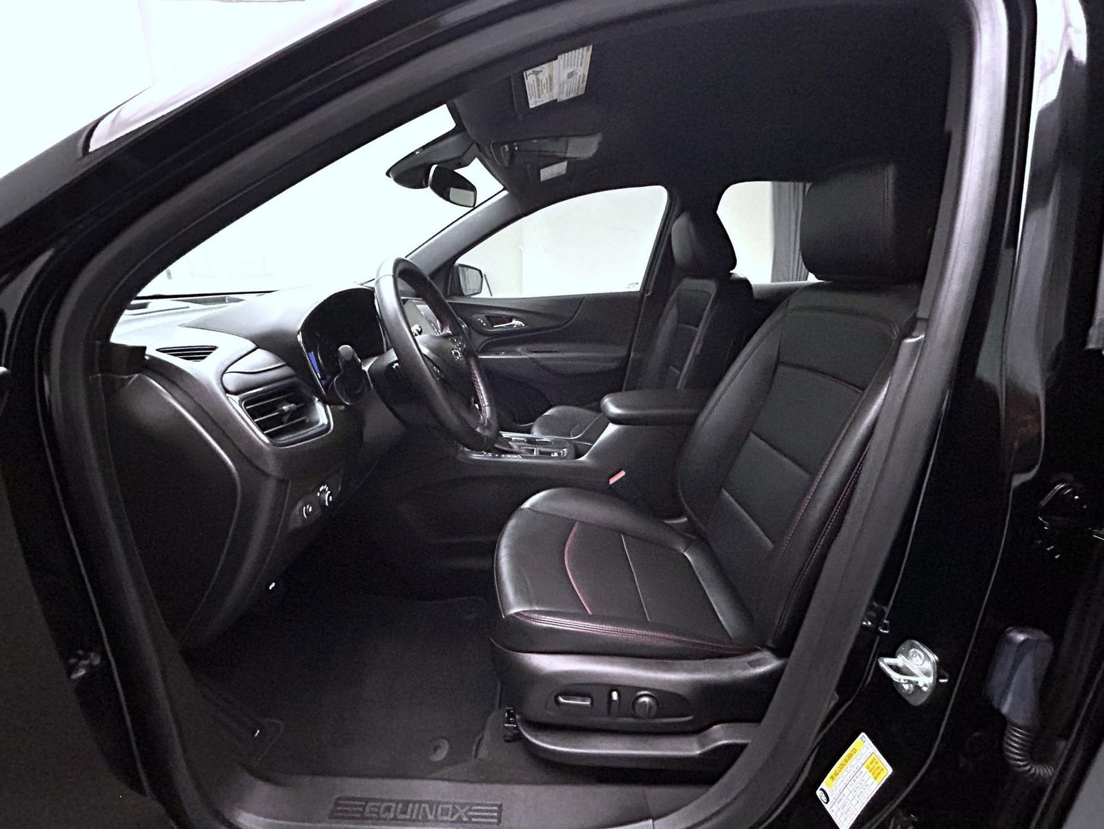 Used 2024 Chevrolet Equinox RS w/ RS Leather Package image 10