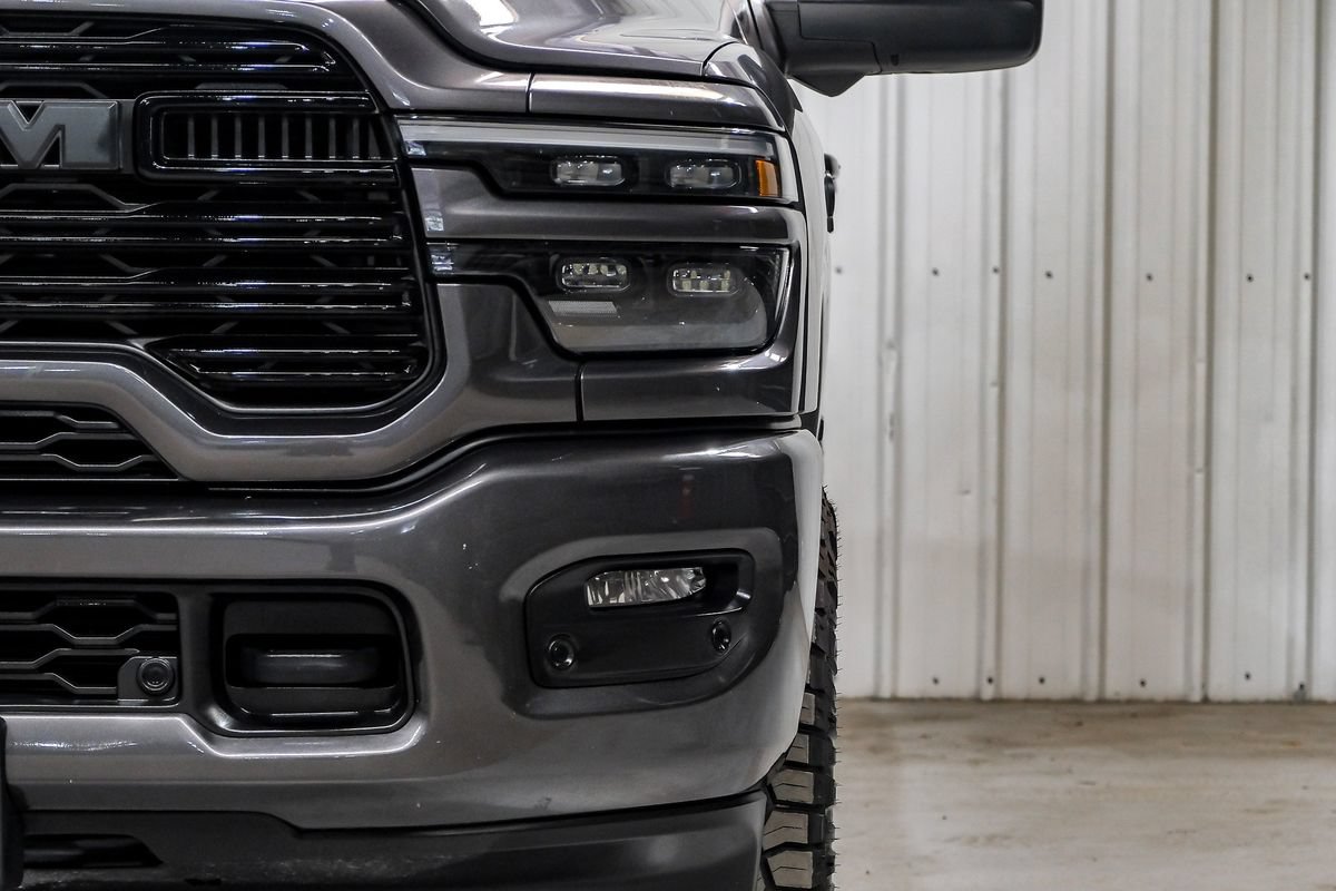 Used 2025 RAM 2500 Laramie AWD/4WD image 39
