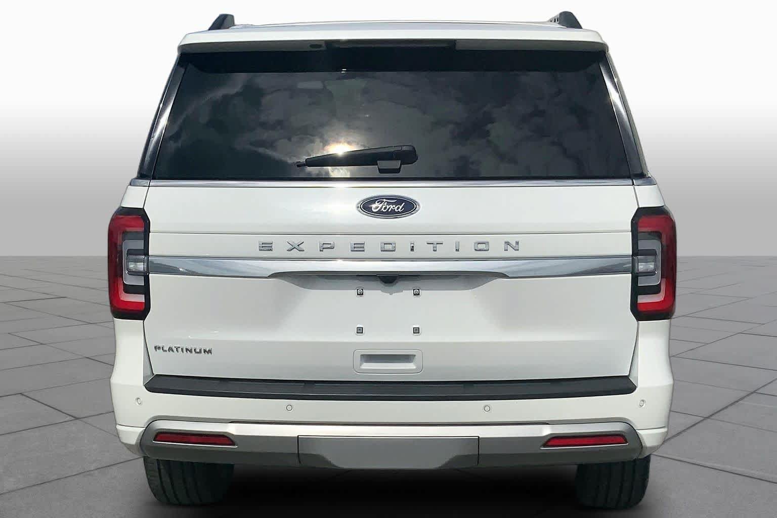 Used 2024 Ford Expedition Platinum AWD/4WD image 5