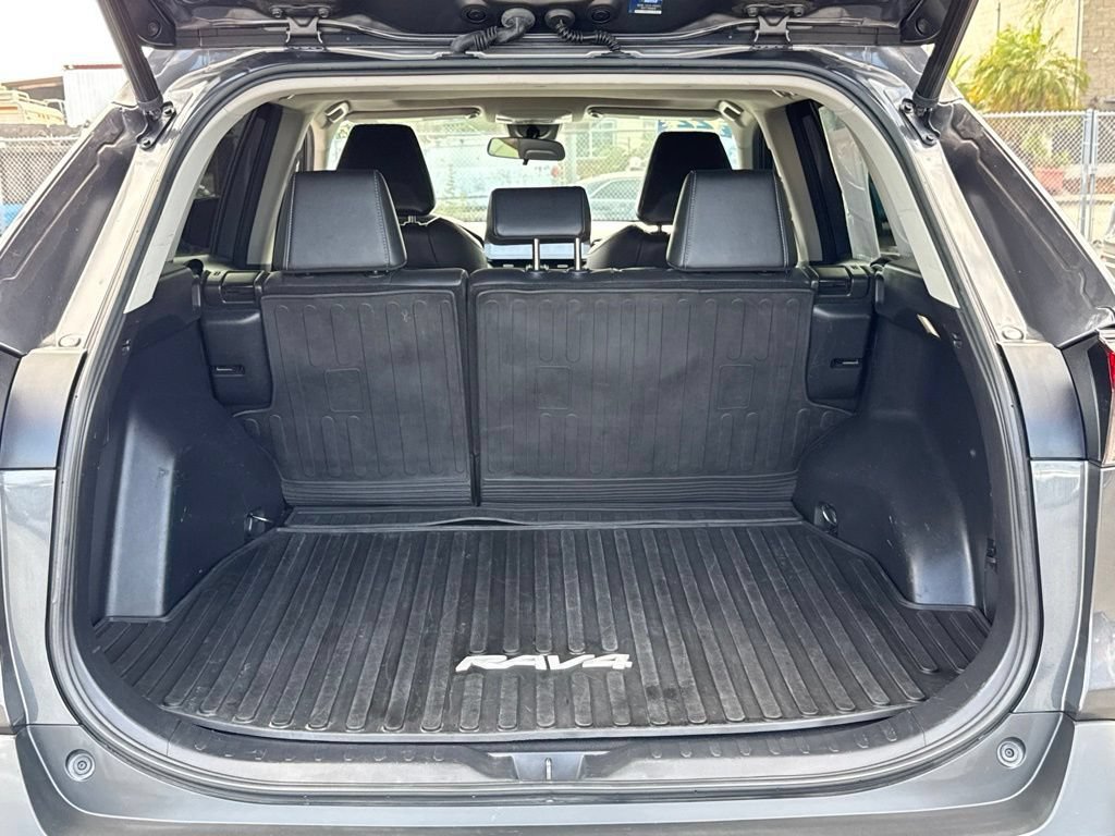 Used 2022 Toyota RAV4 XLE Premium AWD/4WD image 16
