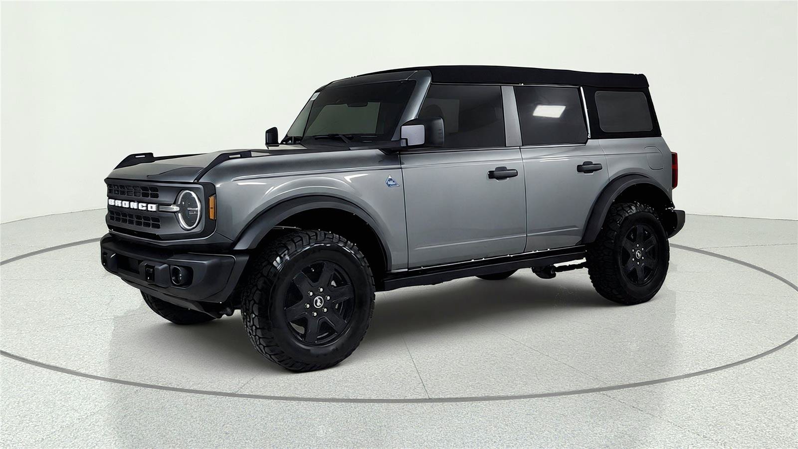 Used 2024 Ford Bronco Black Diamond AWD/4WD image 3