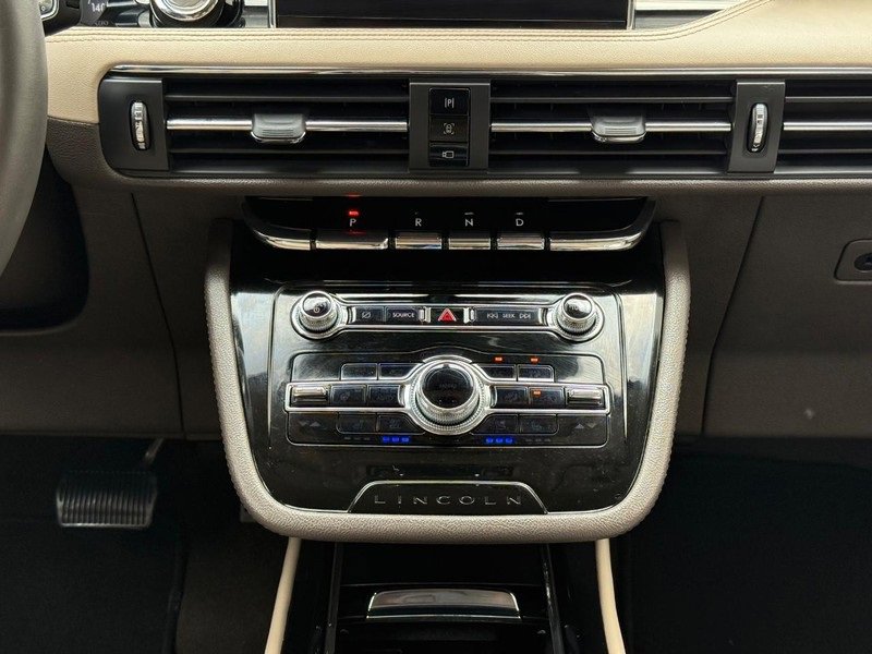 Used 2022 Lincoln Corsair AWD w/ Equipment Group 101A image 12