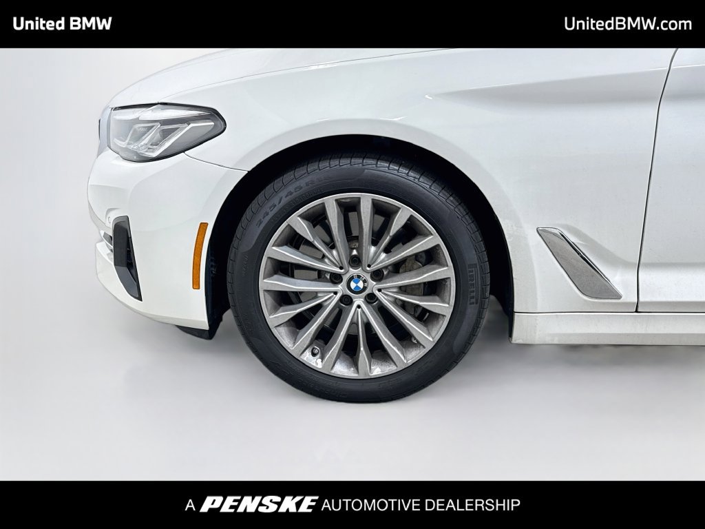 Certified 2023 BMW 530i xDrive w/ Premium Package AWD/4WD image 9