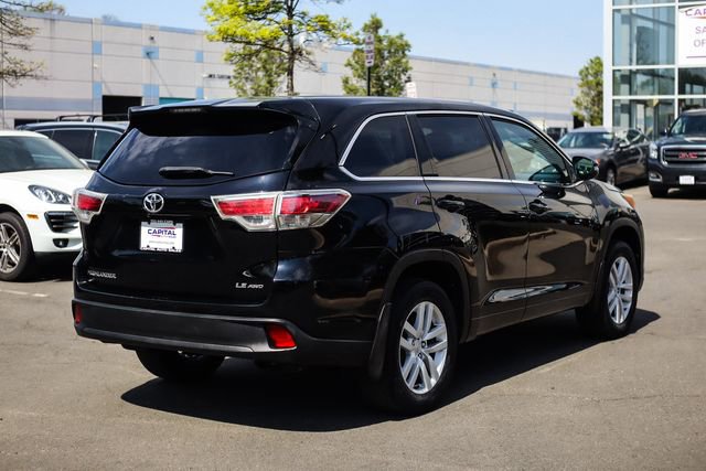Used 2014 Toyota Highlander LE AWD/4WD image 12