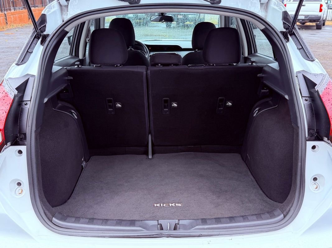 Used 2021 Nissan Kicks S image 14