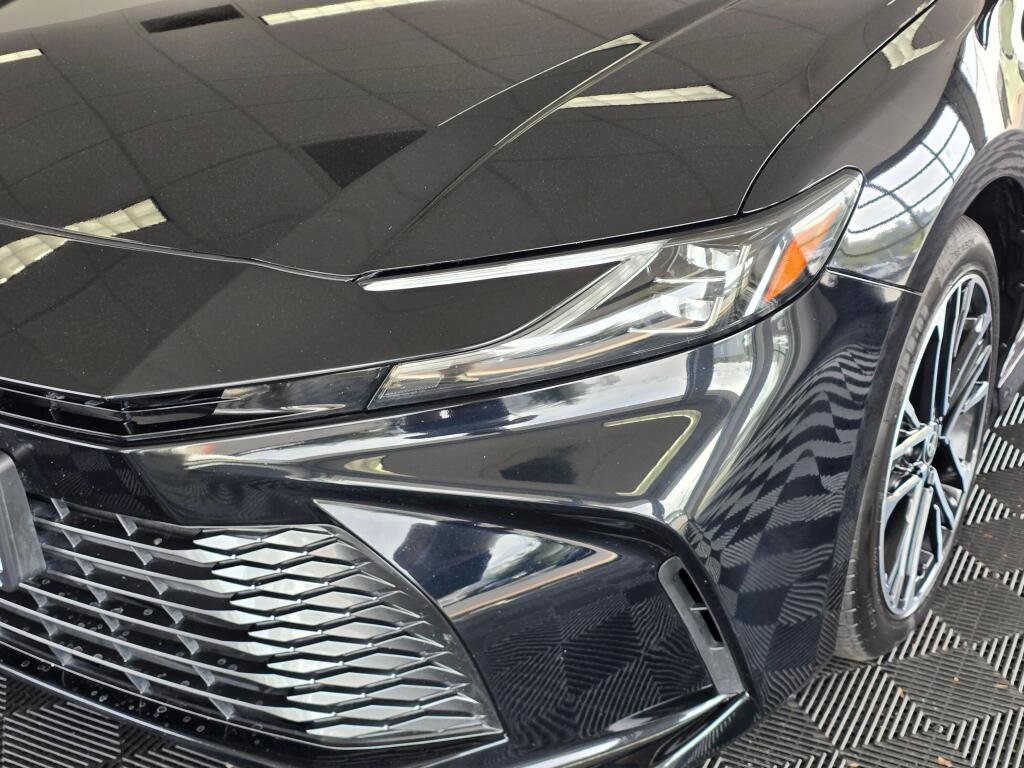 Used 2025 Toyota Camry XLE FWD image 10