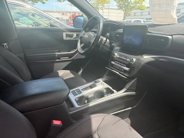 Used 2020 Ford Explorer XLT w/ Comfort Package RWD image 8