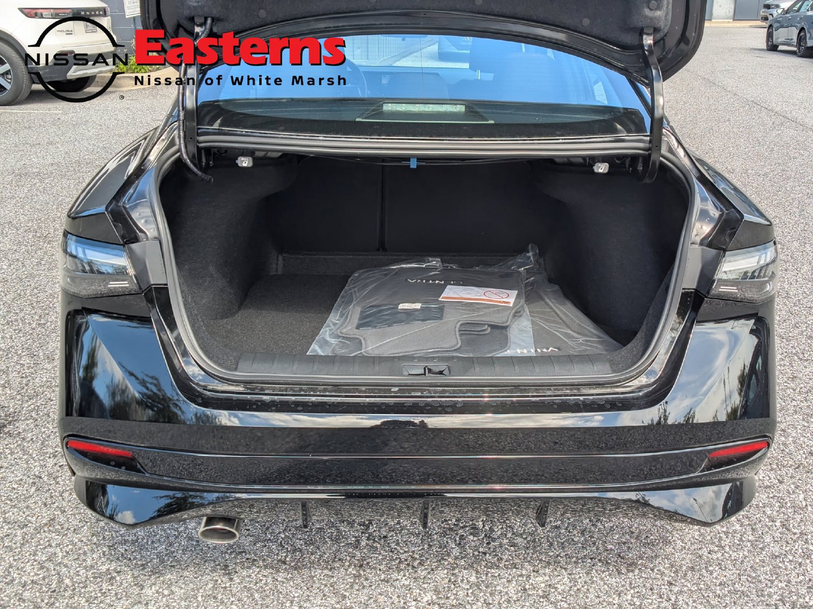 New 2027 Nissan Sentra SR FWD image 10