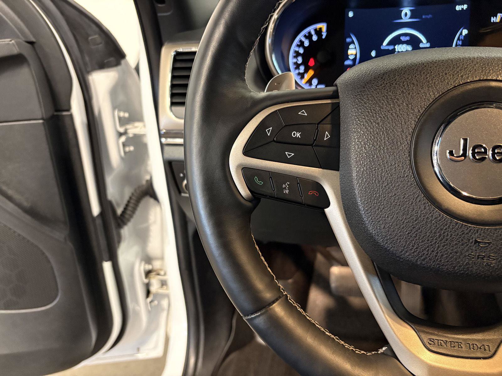 Used 2015 Jeep Grand Cherokee Overland AWD/4WD image 24
