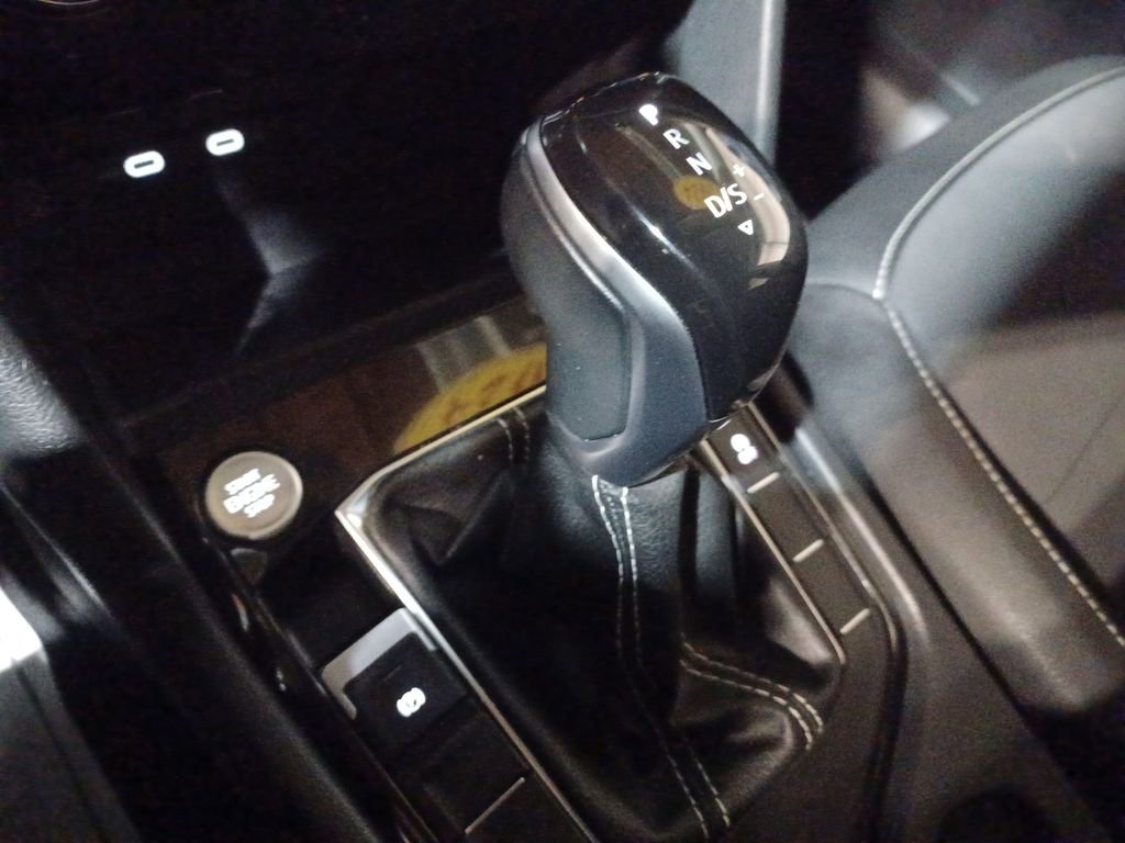 Used 2024 Volkswagen Taos SE image 20