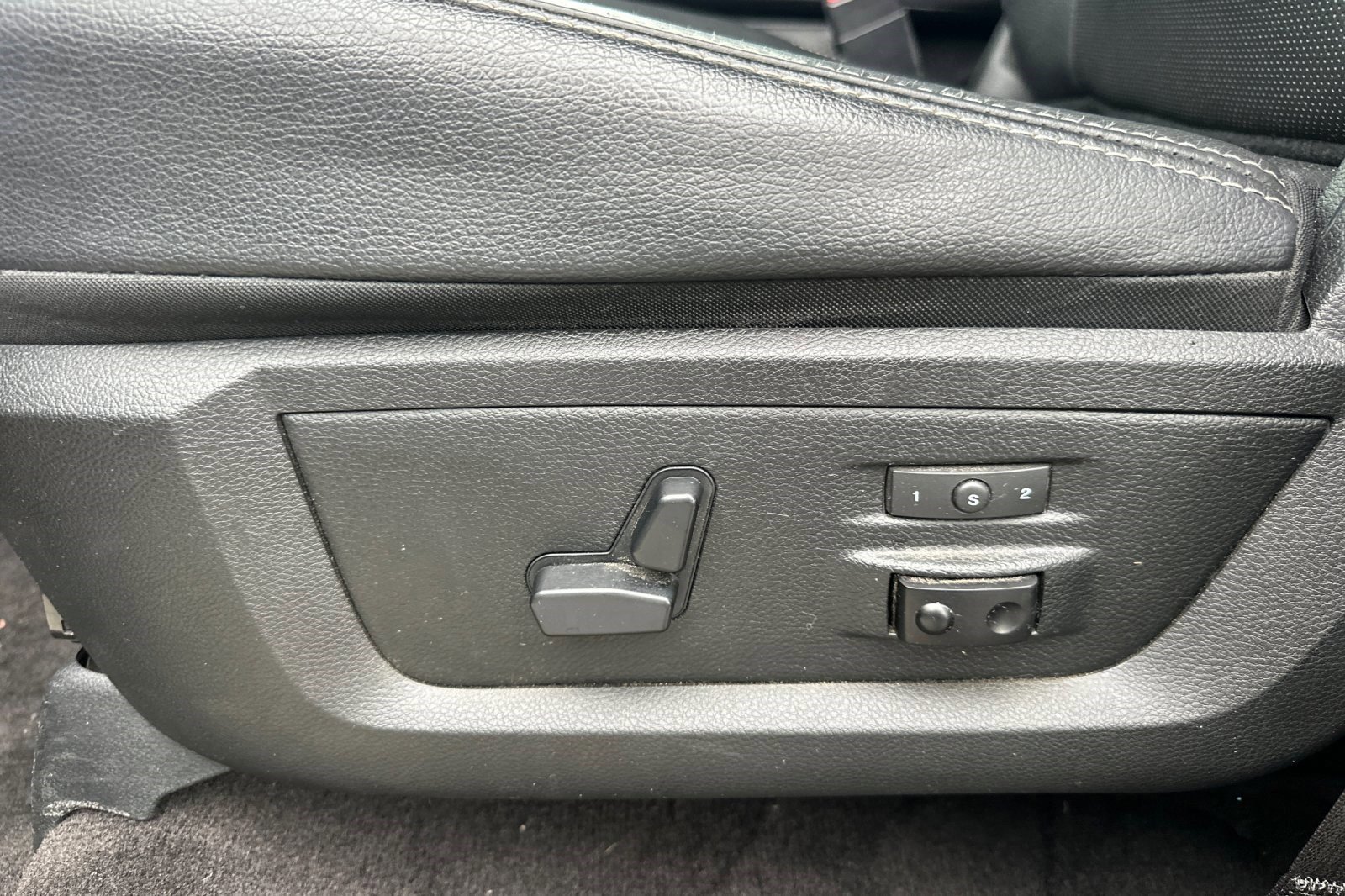 Used 2017 RAM 1500 Laramie image 13