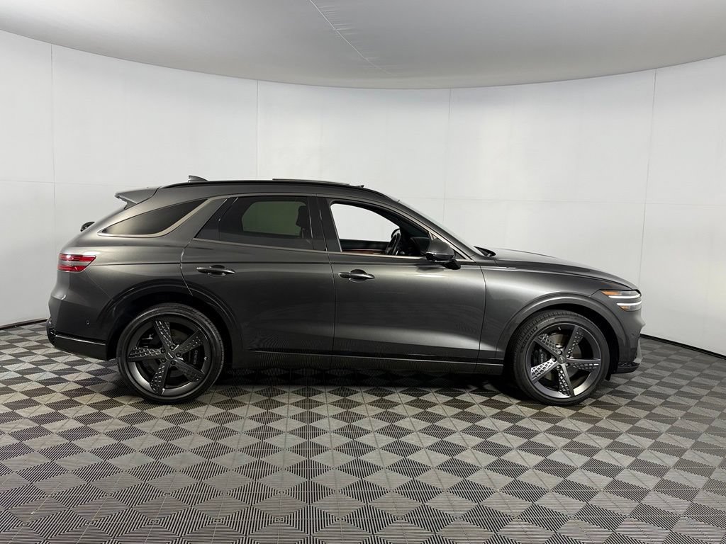 Used 2024 Genesis GV70 3.5T Sport w/ Sport Prestige Package AWD/4WD image 6