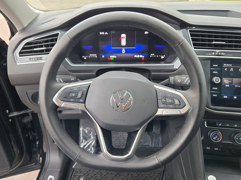 Used 2024 Volkswagen Tiguan Wolfsburg Edition image 41