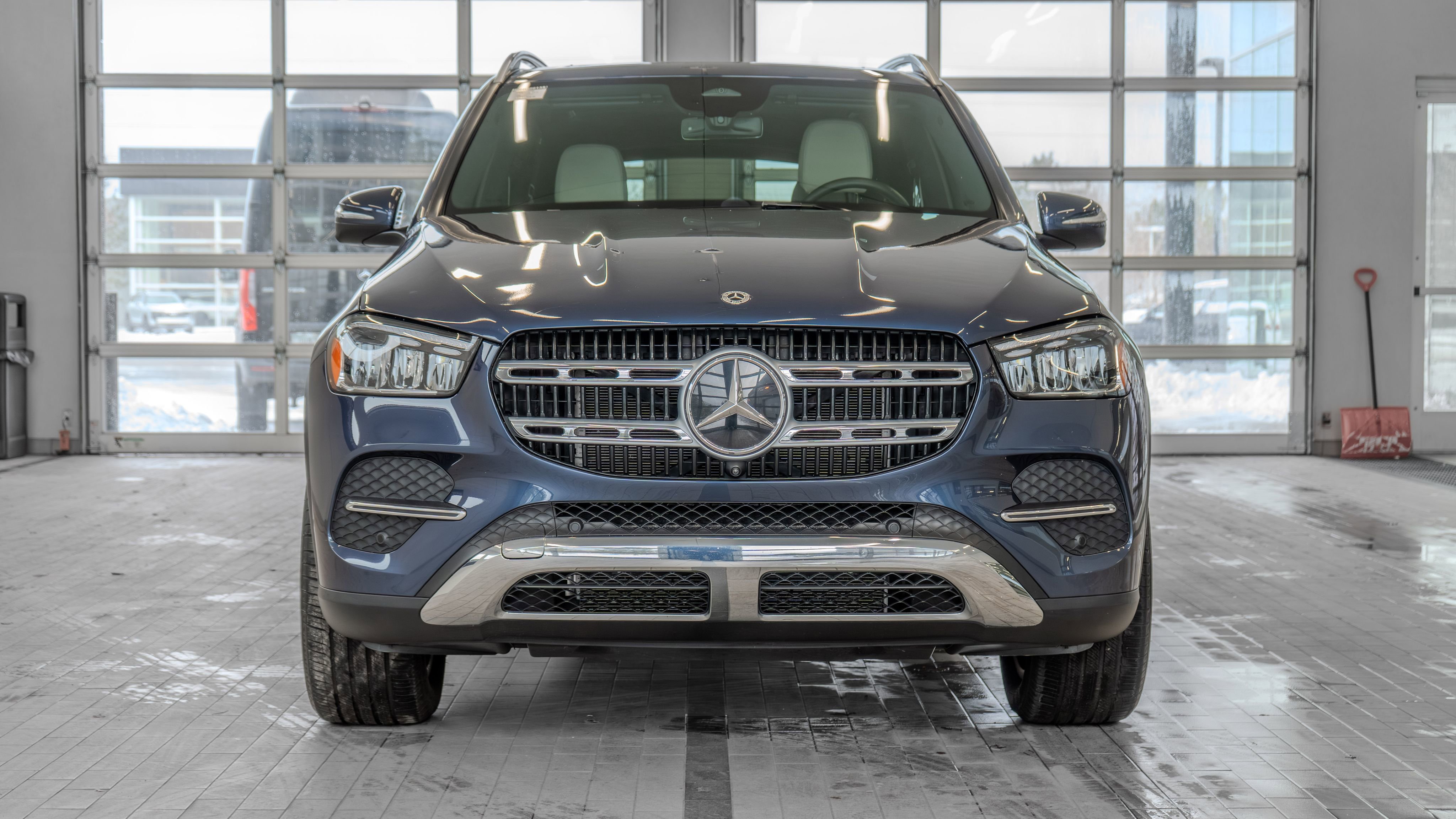 Used 2024 Mercedes-Benz GLE 350 4MATIC image 11