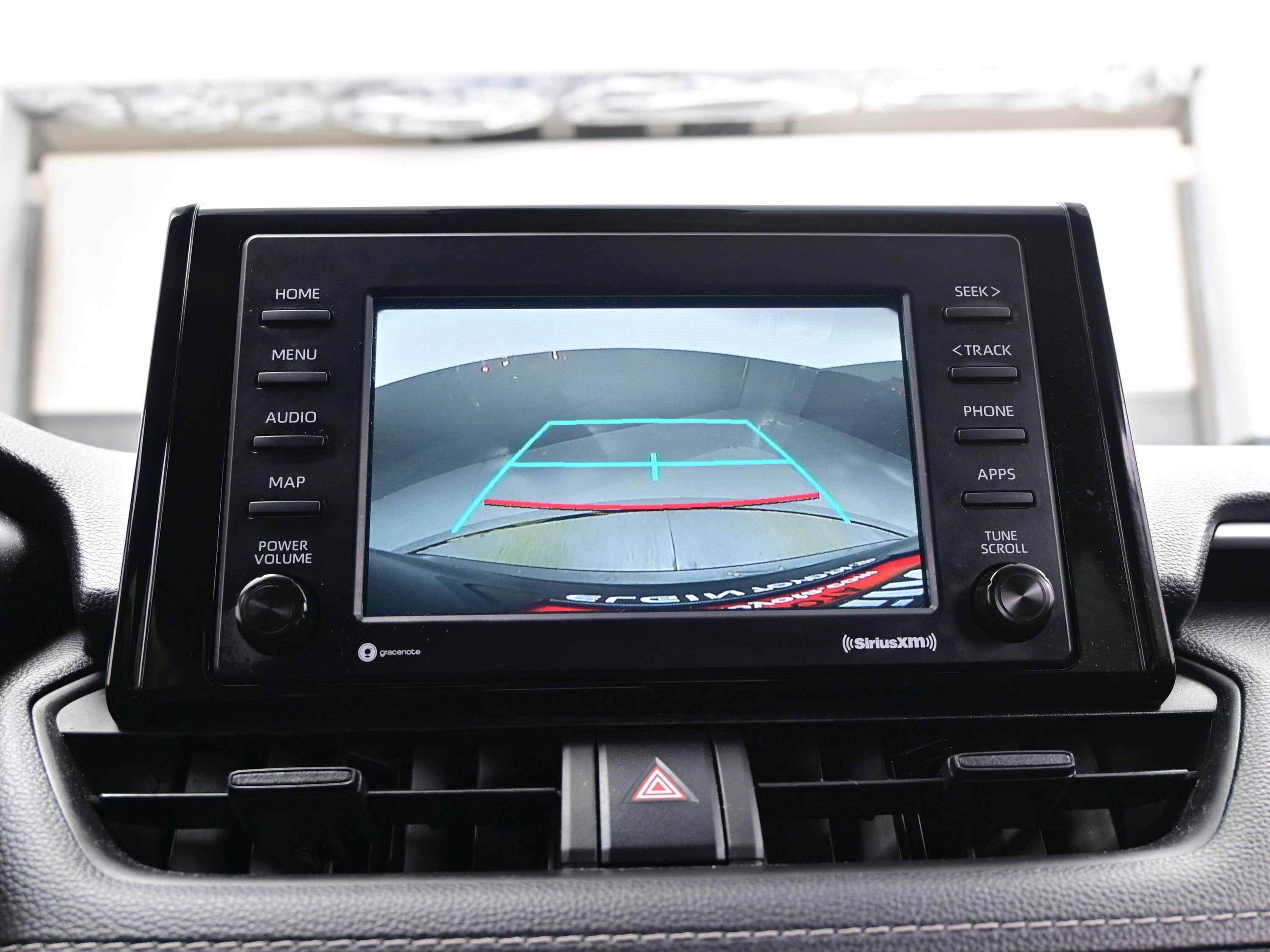 Used 2021 Toyota RAV4 LE AWD/4WD image 17