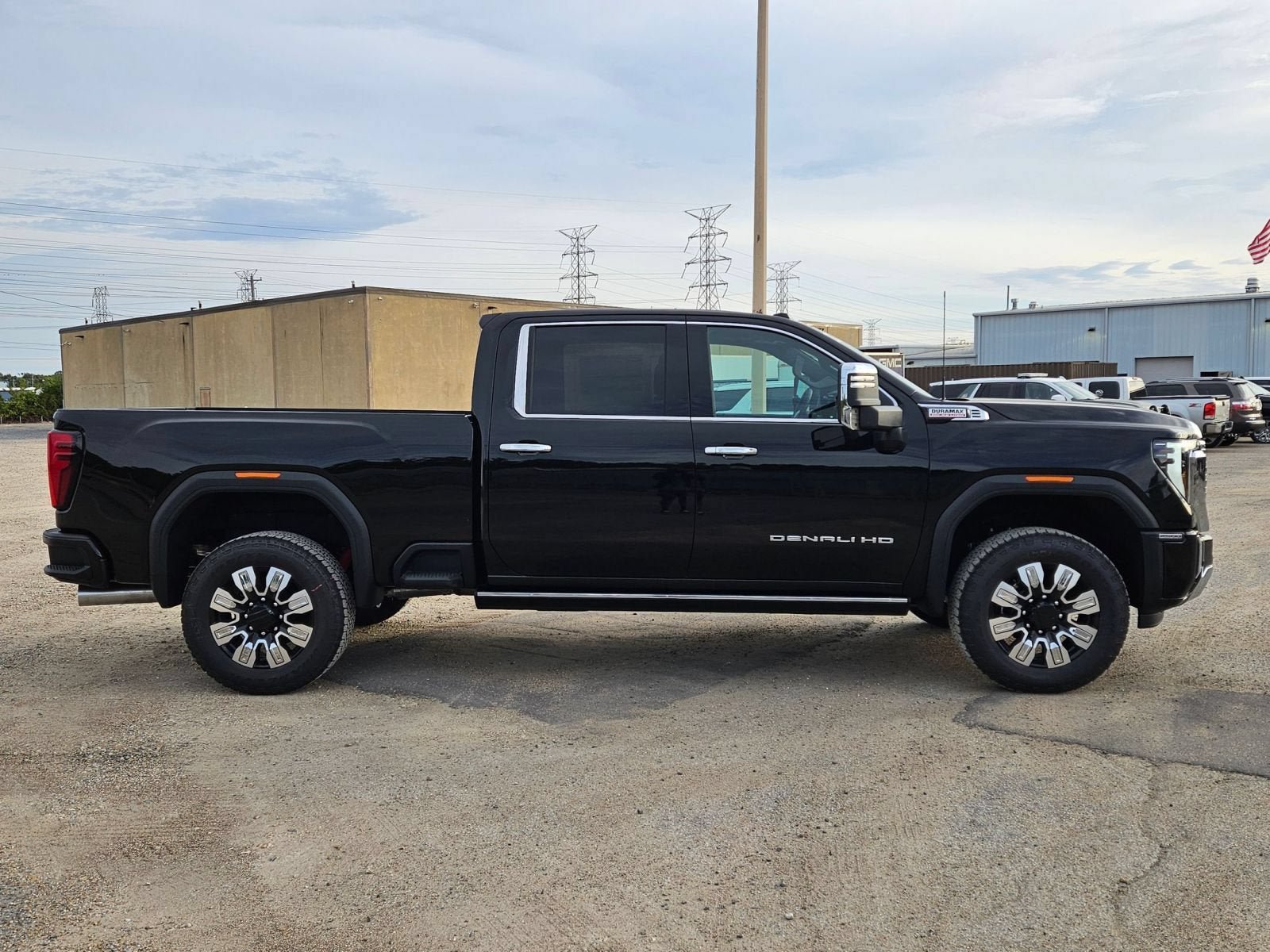 New 2026 GMC Sierra 2500 Denali w/ Denali Reserve Package AWD/4WD image 8