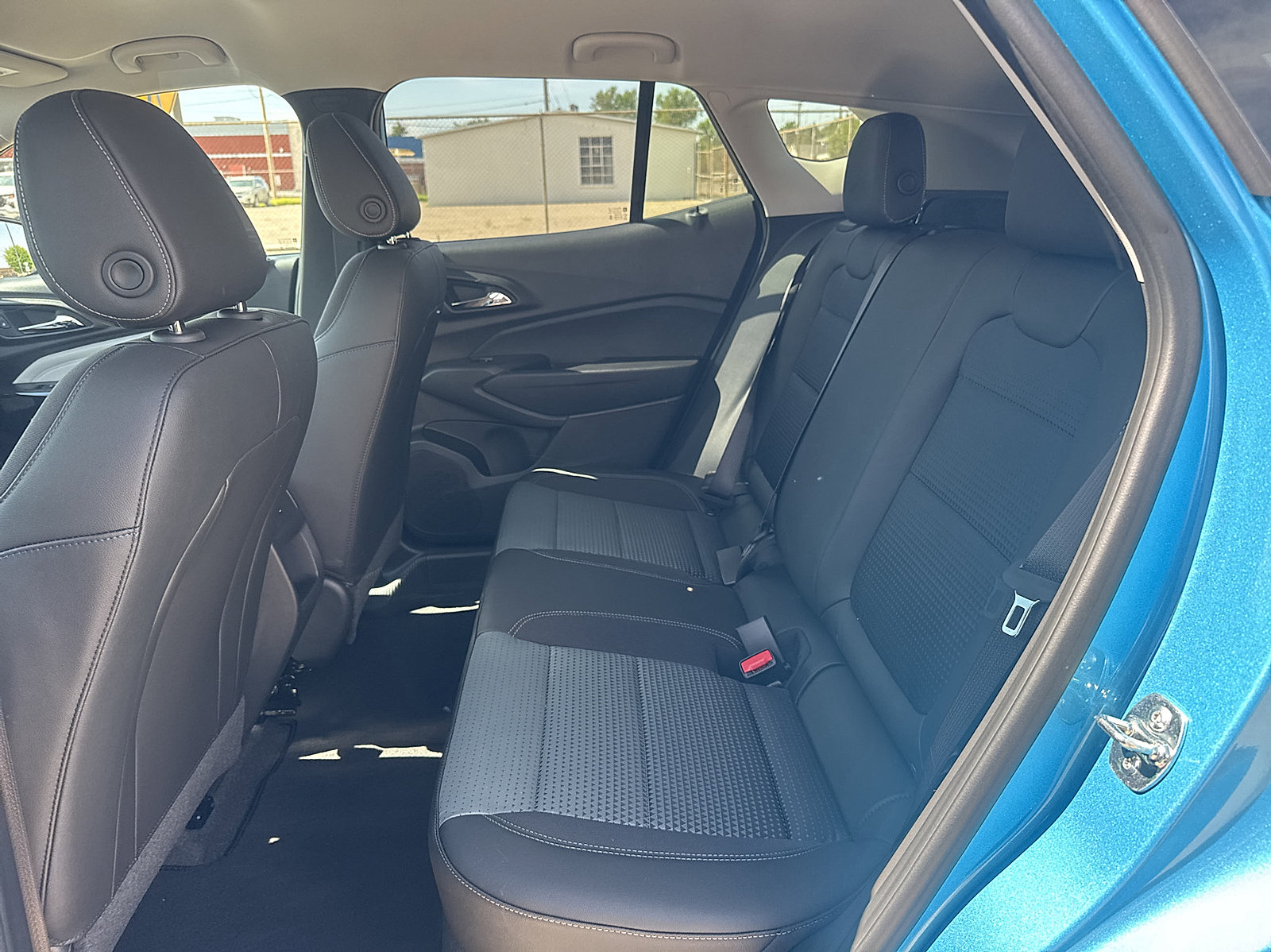 New 2026 Chevrolet Trax LT w/ LPO, Blackout Package FWD image 11