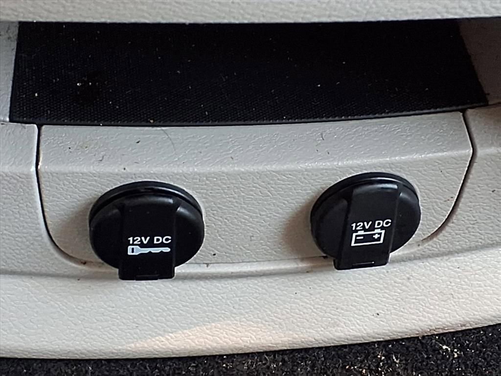 Used 2016 Chrysler Town & Country Touring-L image 25