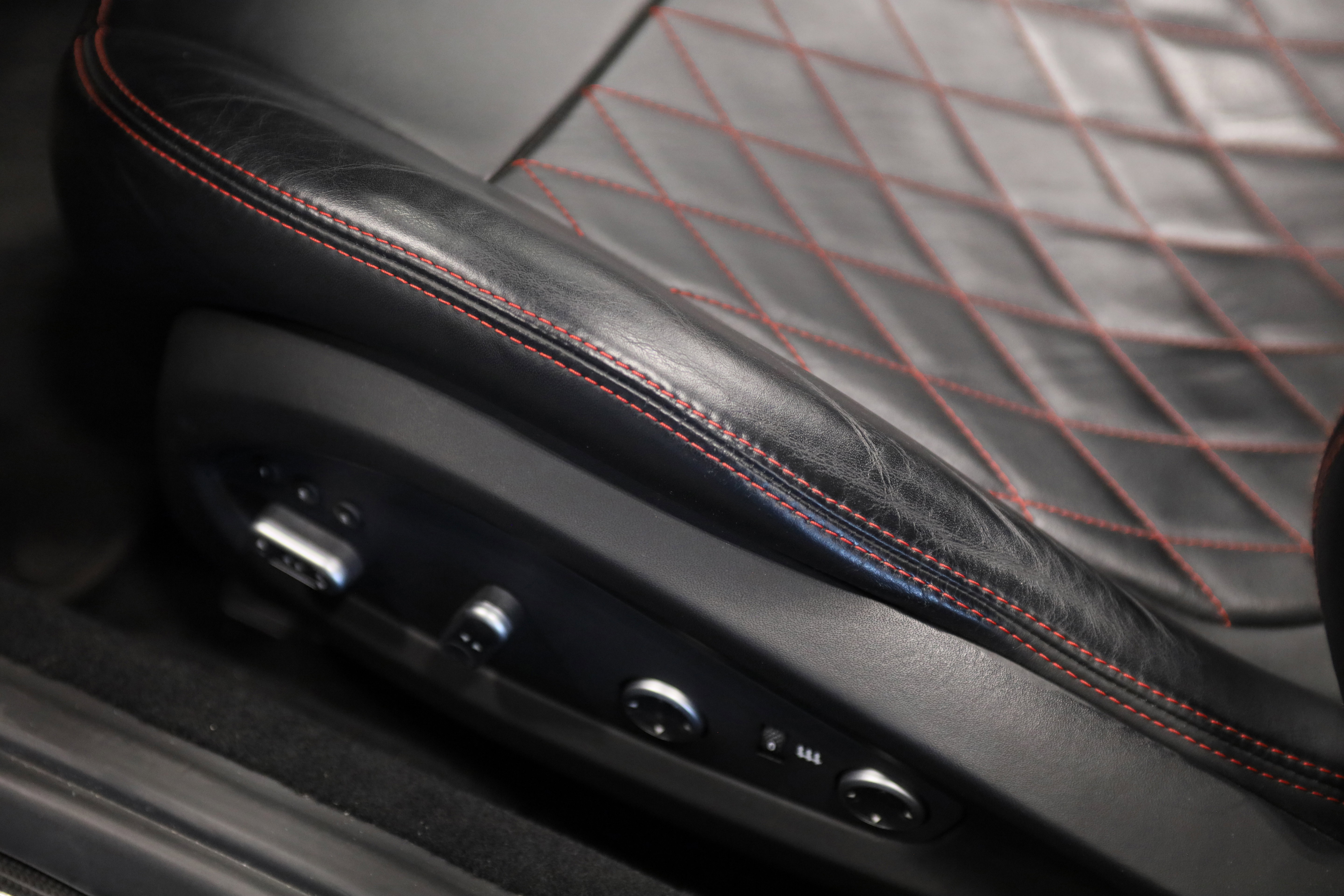 Used 2017 Ferrari California T RWD image 15