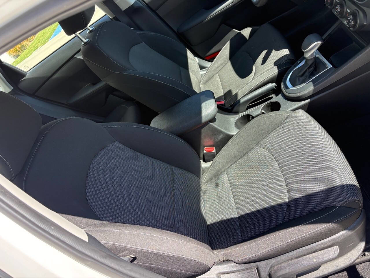 Used 2023 Kia Forte LXS image 17