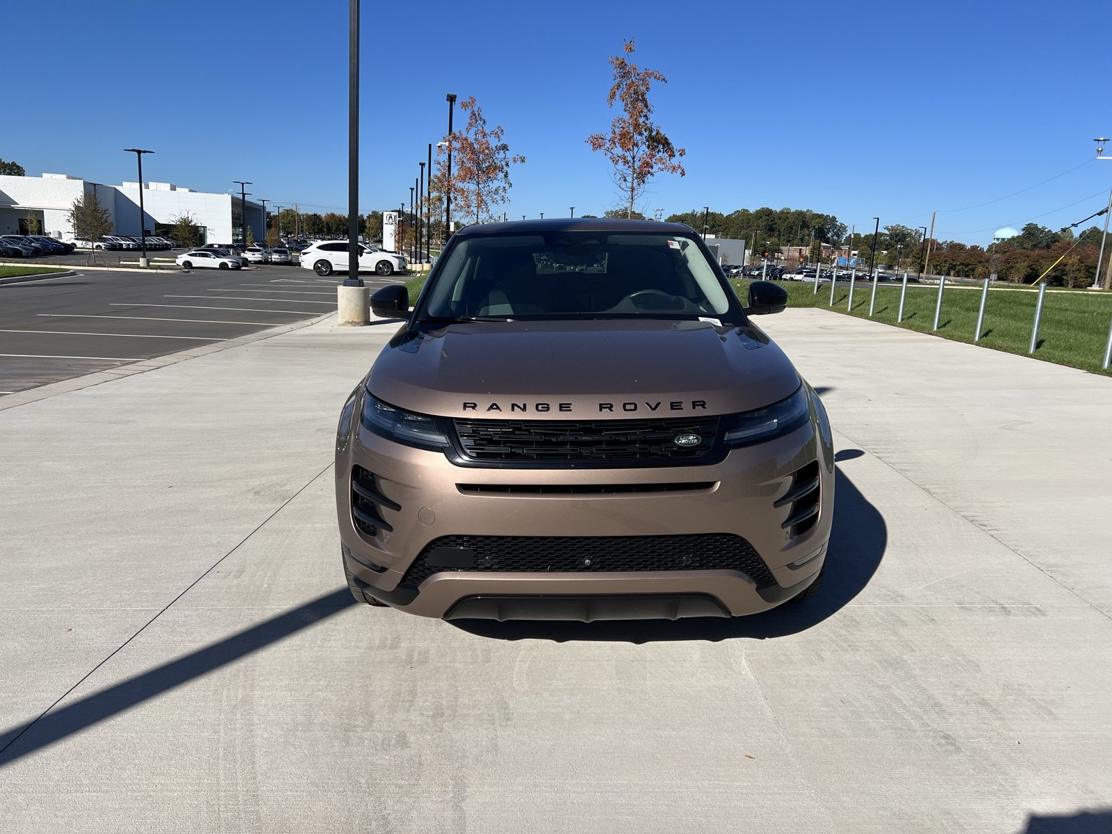 Used 2024 Land Rover Range Rover Evoque Dynamic SE AWD/4WD image 3