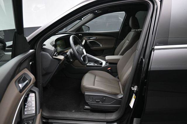 Certified 2025 Audi Q5 Premium w/ Convenience Package AWD/4WD image 9