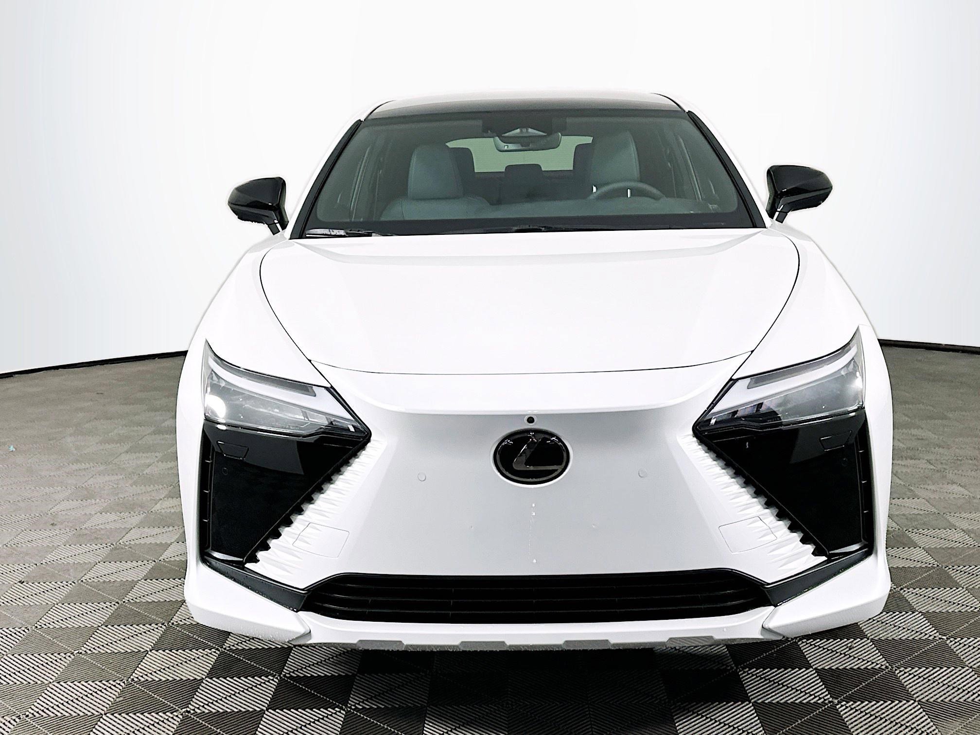 New 2026 Lexus RZ 450e AWD image 2