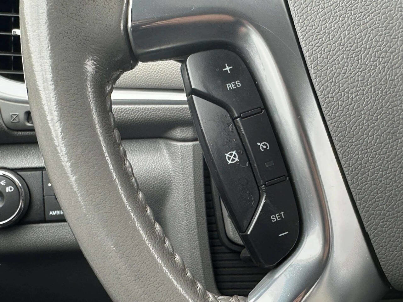 Used 2016 Chevrolet Traverse LT FWD image 30