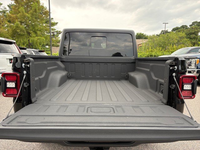 Used 2024 Jeep Gladiator Sport AWD/4WD image 14