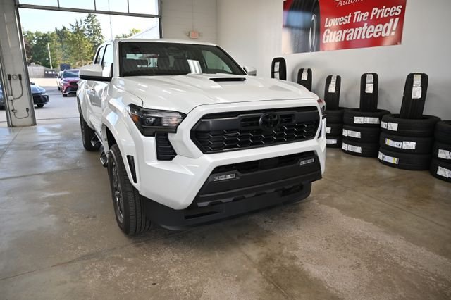 New 2026 Toyota Tacoma TRD Sport AWD/4WD image 3