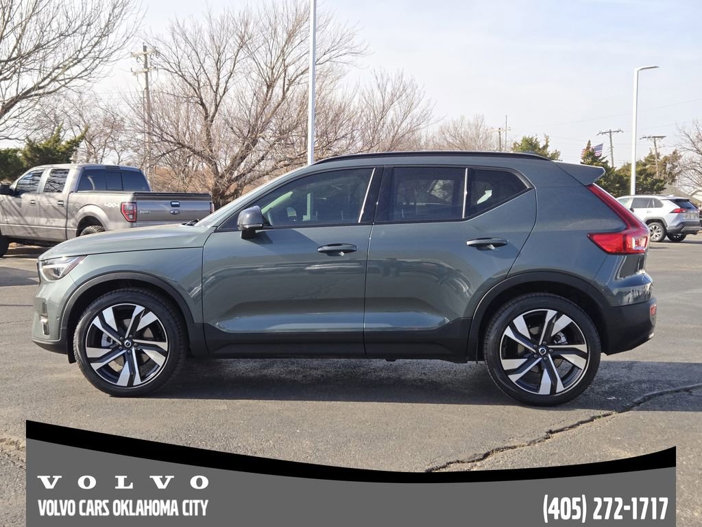 Certified 2026 Volvo XC40 B5 Plus w/ Climate Package image 3