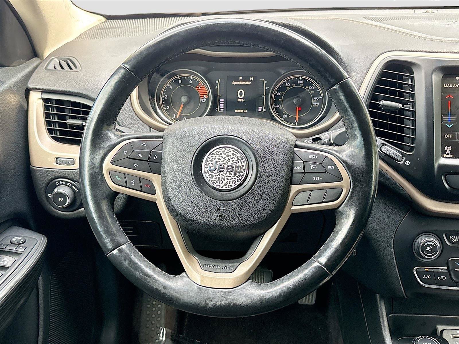 Used 2017 Jeep Cherokee Latitude w/ Cold Weather Group AWD/4WD image 11