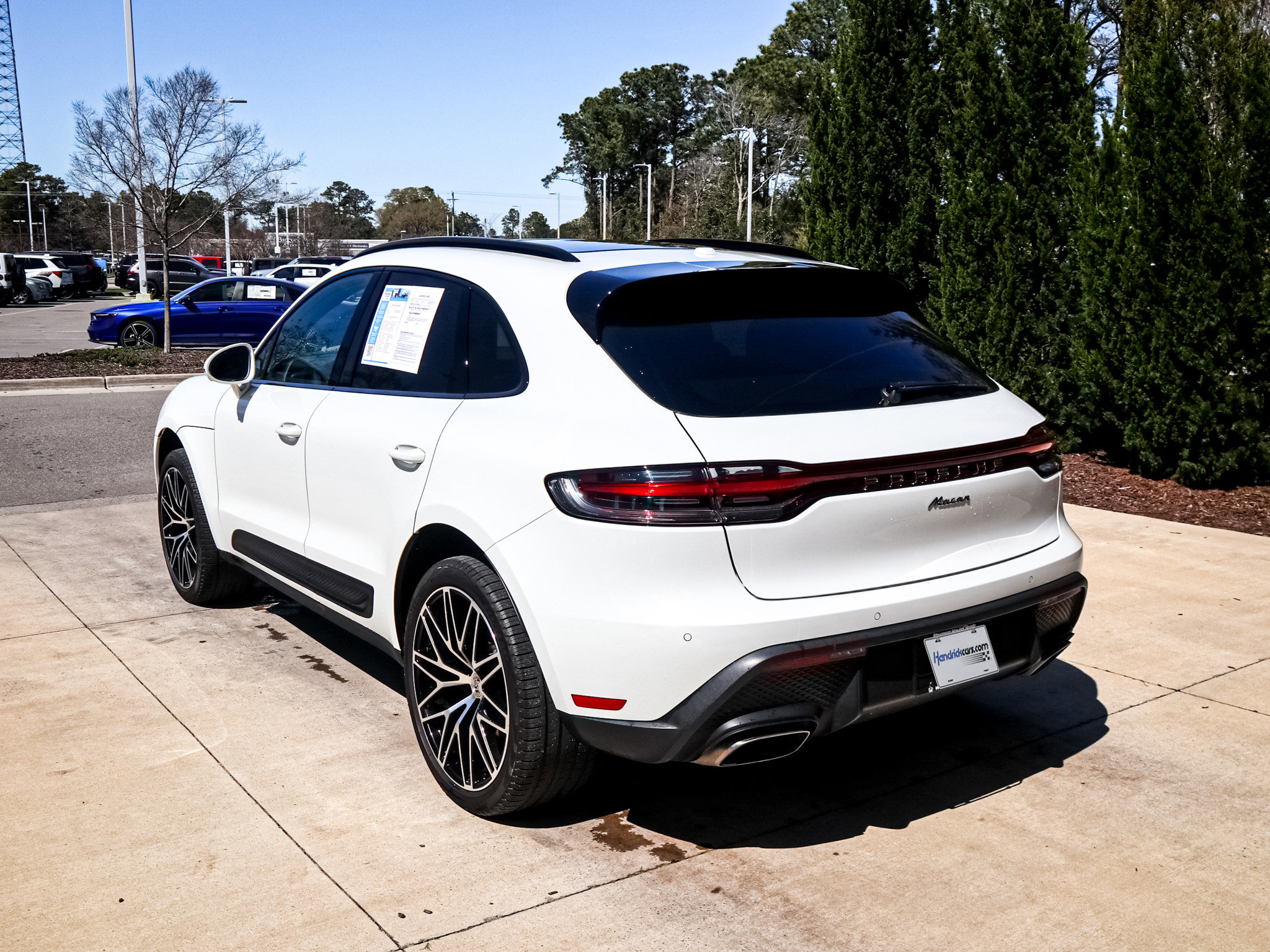 Used 2024 Porsche Macan AWD/4WD image 8