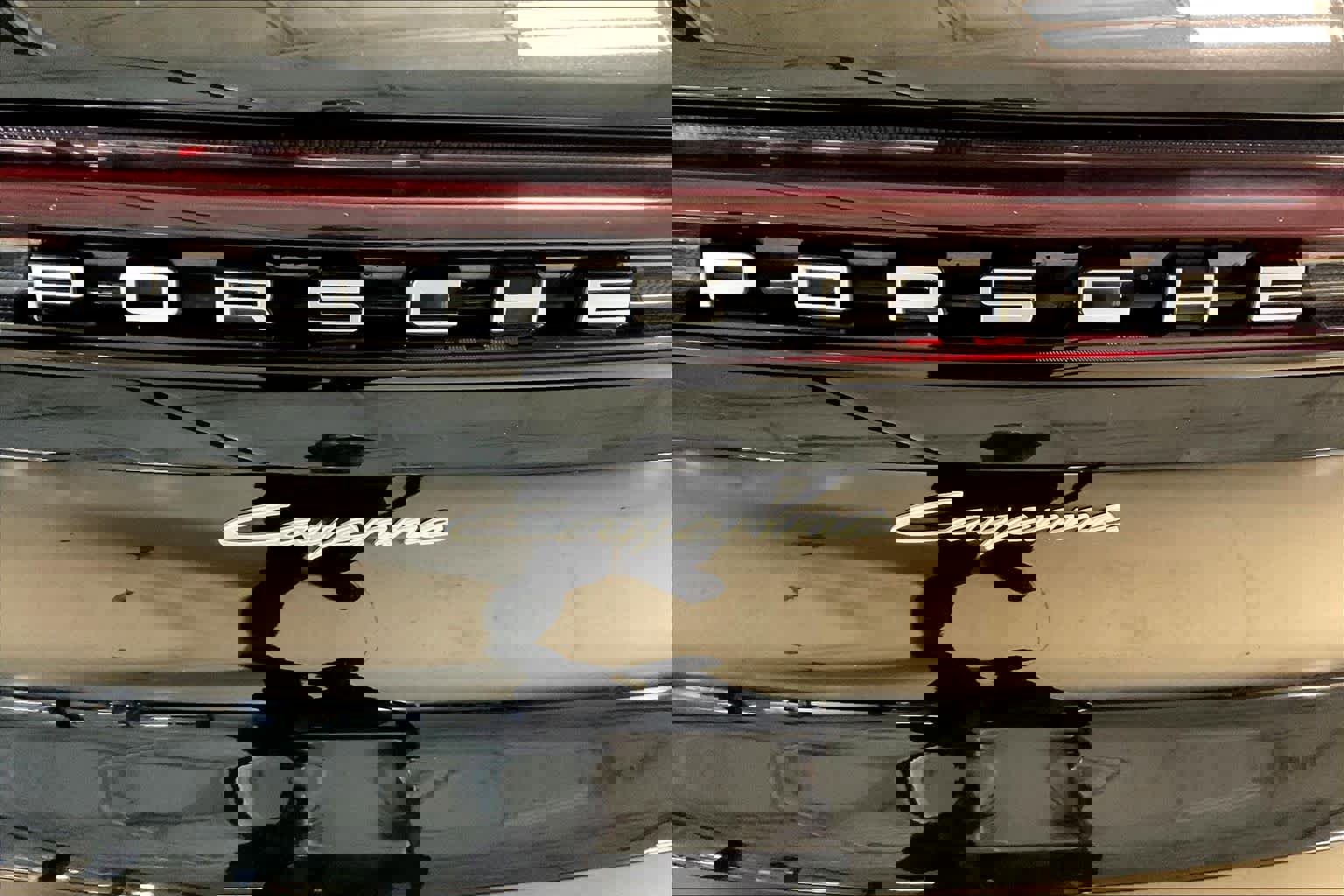 Used 2024 Porsche Cayenne image 30