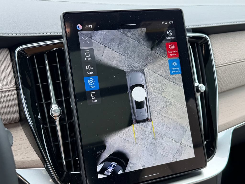 New 2026 Volvo XC90 B6 Plus w/ Protection Package Premier AWD/4WD image 24