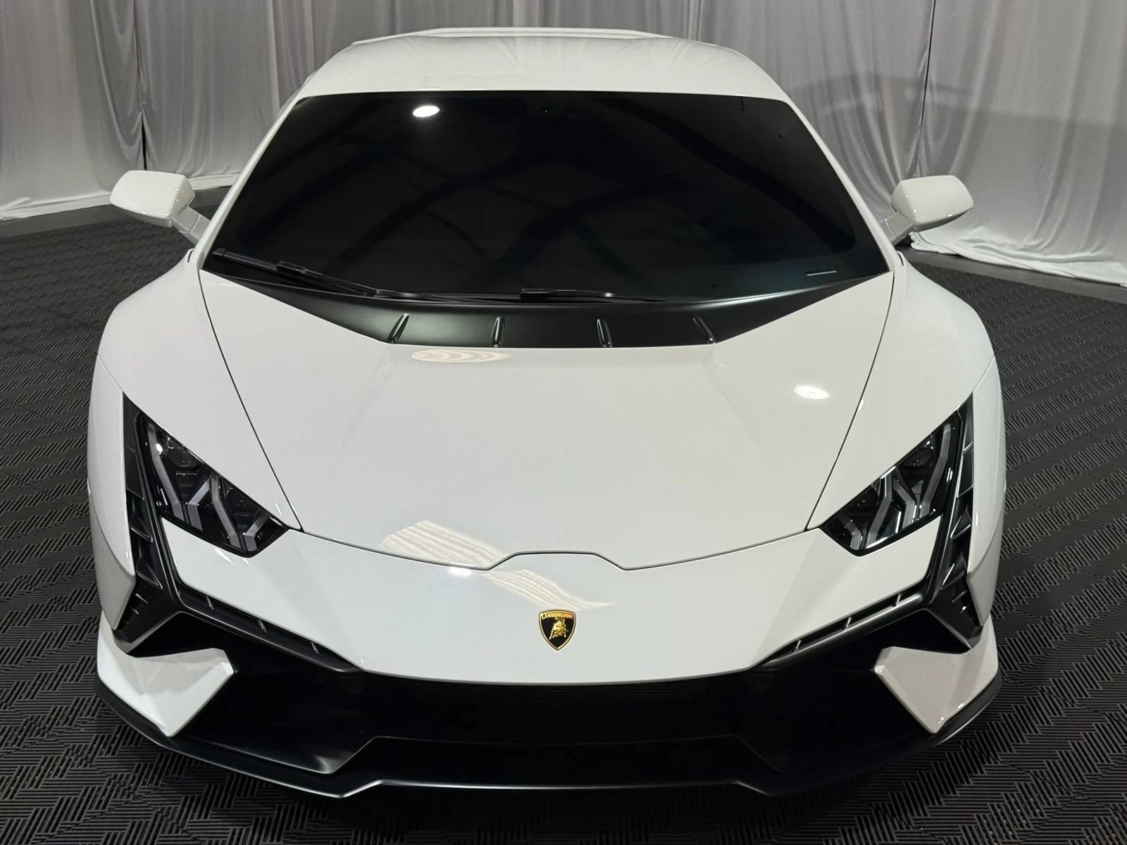 Used 2023 Lamborghini Huracan Tecnica RWD image 7