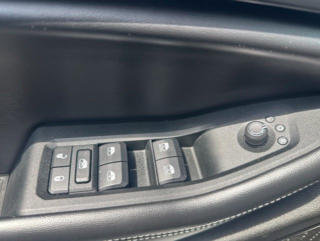 Used 2025 Jeep Grand Cherokee Altitude AWD/4WD image 28