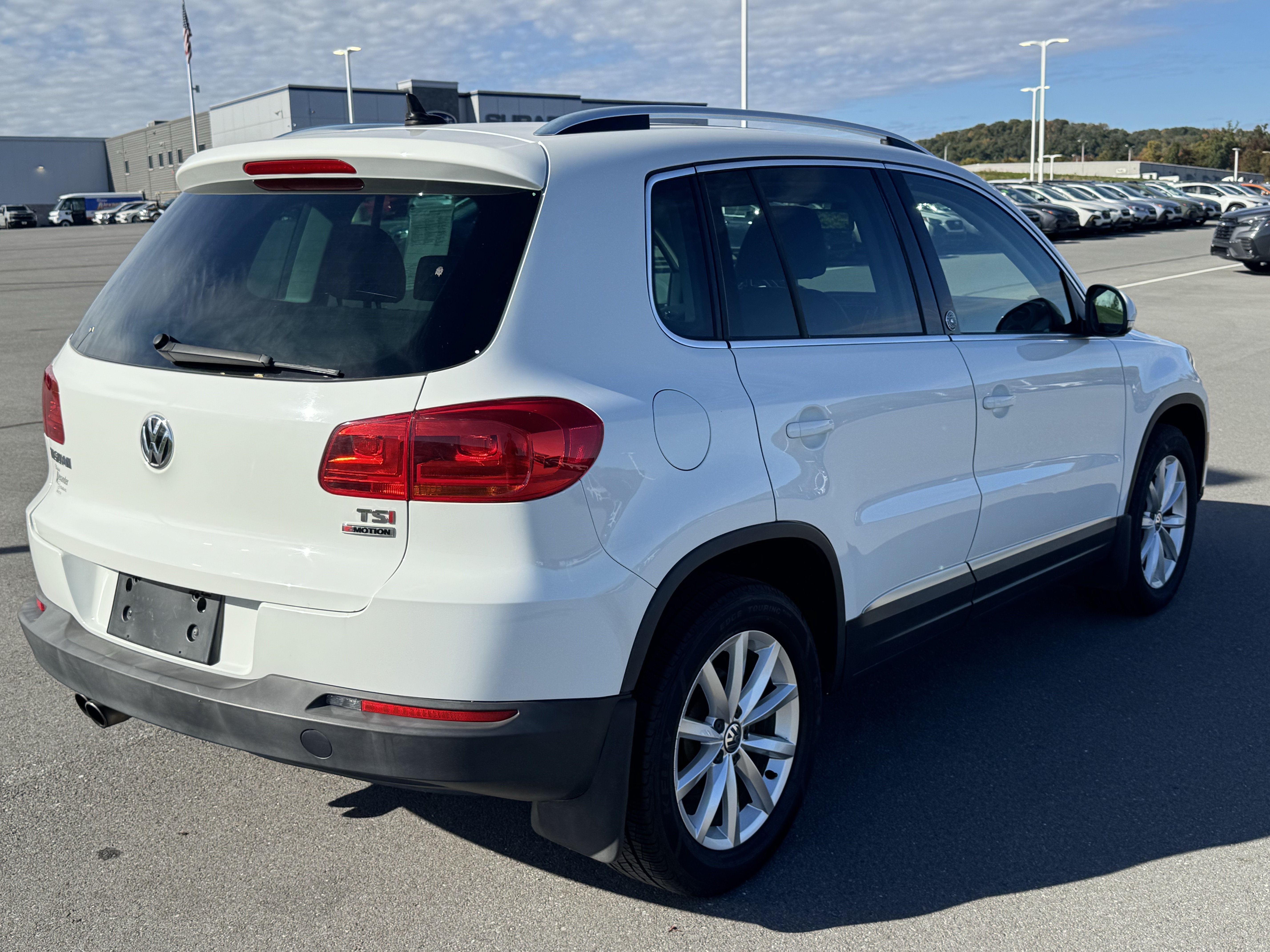 Used 2017 Volkswagen Tiguan Wolfsburg Edition AWD/4WD image 3